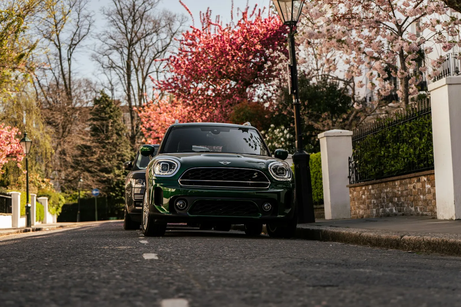 MINI Cooper verde␟Samuel Hagger␟https://unsplash.com/@samuel_hagger?utm_source=viela_automoveis&utm_medium=referral